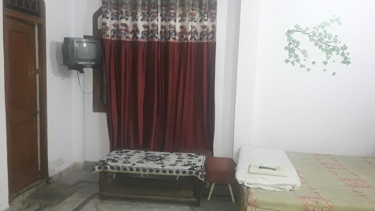 Oyo Rajdhani Guest House Faridabad Exteriör bild
