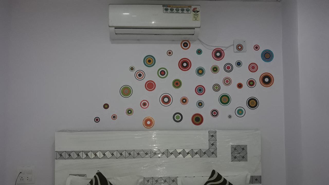 Oyo Rajdhani Guest House Faridabad Exteriör bild