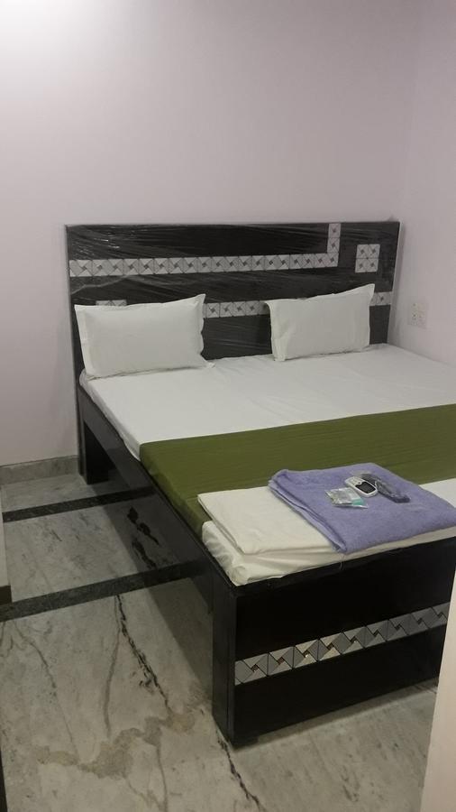Oyo Rajdhani Guest House Faridabad Exteriör bild