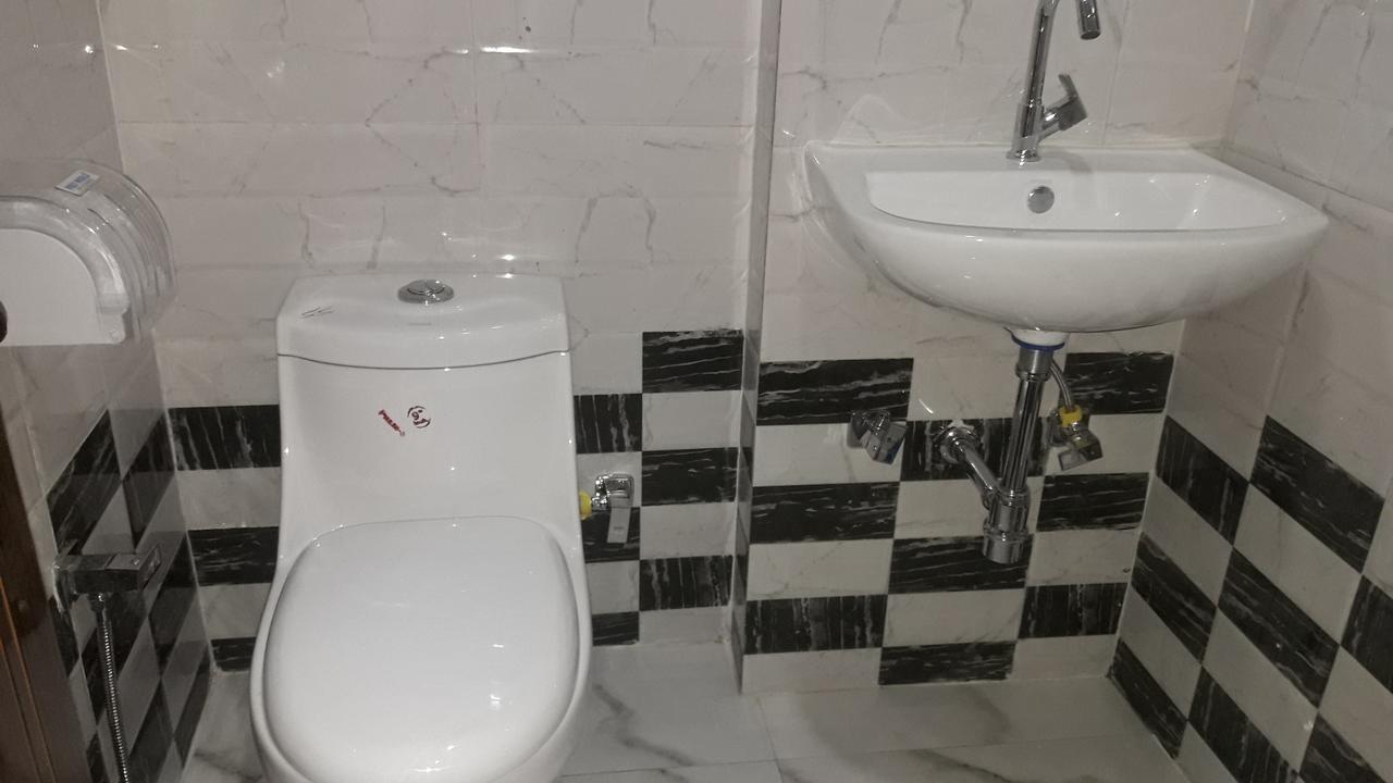 Oyo Rajdhani Guest House Faridabad Exteriör bild